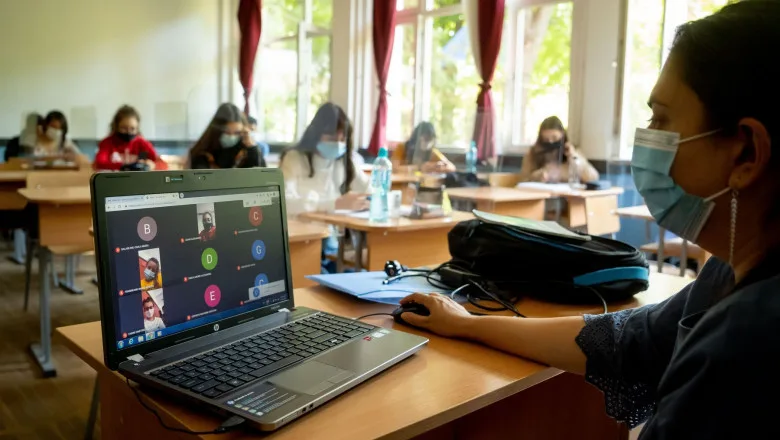 Elevii cer testări anticovid pentru ei şi pentru cadrele didactice