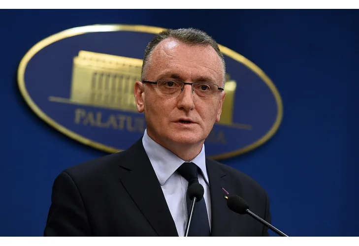După contestaţii au mai apărut note de zece