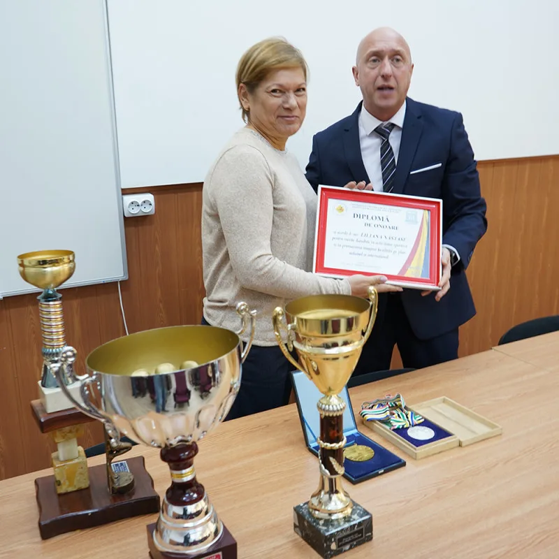 Trofee donate Facultăţii de Educaţie Fizică şi Sport din Galaţi