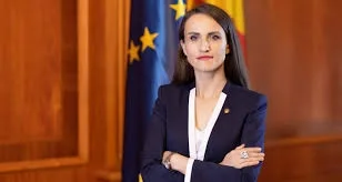 Oana Țoiu, USR: Legea pensiilor creează o nouă serie de nedreptăți, pentru ambulanțieri, pentru pompieri civili și pentru alții