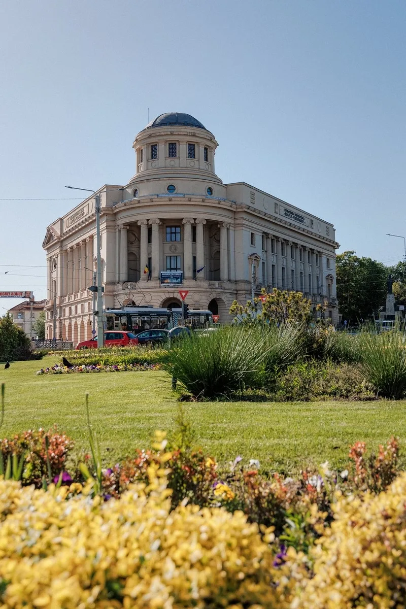 O clădire emblematică a Iașului universitar și-a sporit strălucirea!