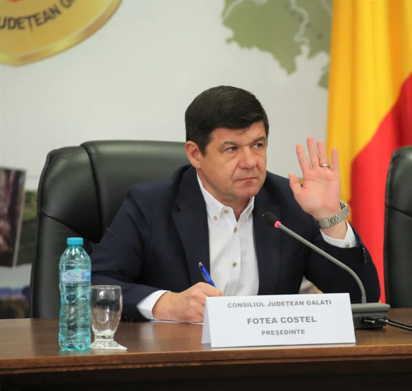 Continuă lucrările de refacere a zonelor distruse de inundații din județul Galați