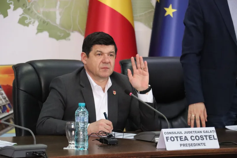 Consiliul Județean Galați cumpără încă 30 de microbuze hibride pentru transportul elevilor Zeci de microbuze hibride, cumpărate de Consiliul Județean Galați