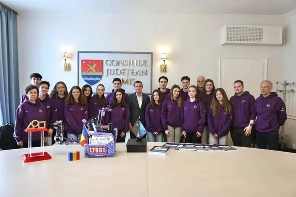 Trofeul Recunoștinței pentru tinerii care au urcat Timișul pe podiumul mondial al roboticii!