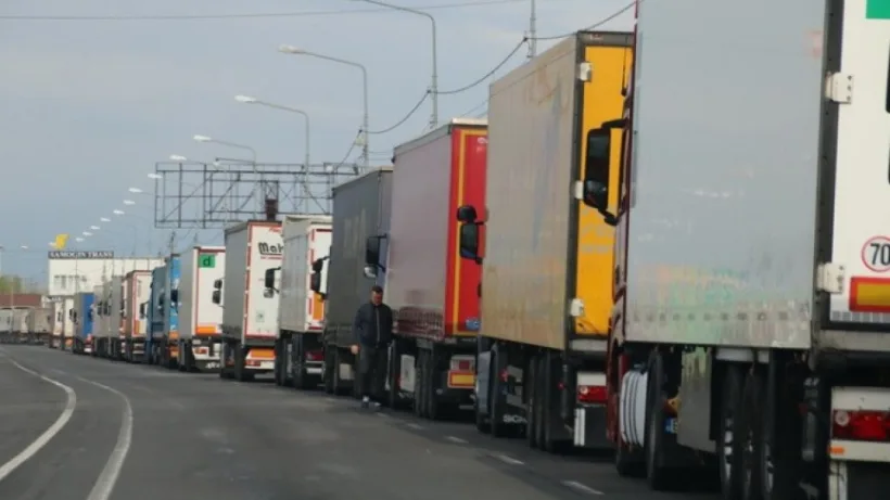 Infotrafic. Au fost introduse restricții de circulație pentru camioane în 14 județe