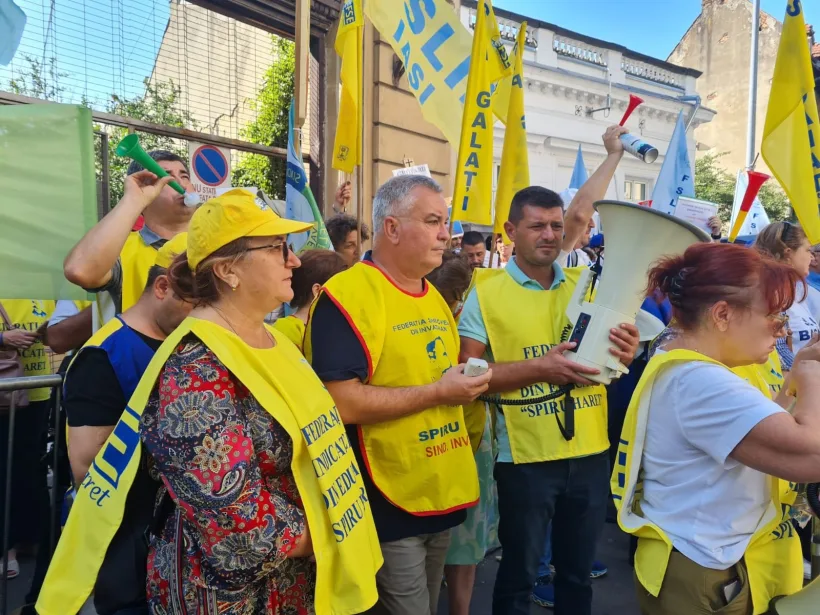 Bolojan și David s-au întâlnit cu liderii sindicatelor din Educație