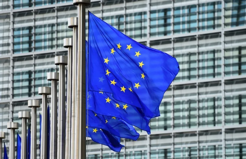 Consumatorii europeni vor economisi până la 100 de milioane de euro anual datorită încărcătoarelor standardizate