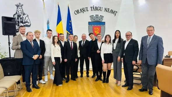 Elevii din Târgu Neamț - parteneri ai administrației locale