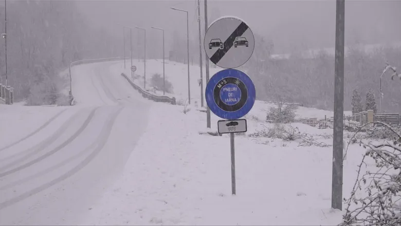 Ninsoarea și viscolul provoacă haos pe șoselele din București, Ilfov, Prahova și județele învecinate