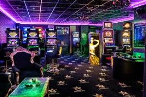 Noi măsuri pentru protejarea tinerilor de jocurile de noroc, adoptate de Senat