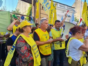 Bolojan și David s-au întâlnit cu liderii sindicatelor din Educație