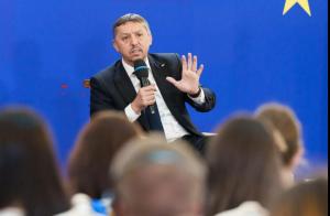 Surse politice: Daniel David își dă demisia de la Educație din cauza tăierilor bugetare