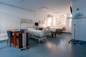 Școala nu se oprește nici măcar în spital: Ministerul Educației caută profesori pentru elevii internați