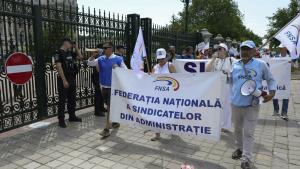 Reducerile de posturi din administrație. Șapte federații sindicale din administrația publică își unesc forțele pentru a protesta