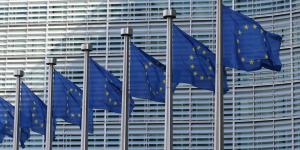 Comisia Europeană va finanța cu 615 milioane de euro trei proiecte strategice