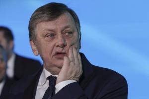 Crin Antonescu solicită Guvernului să intervină pentru a ajuta companiile românești afectate de tarifele anunțate de Donald Trump