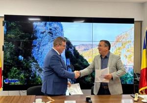 File de Istorie în Mehedinți- Punerea în valoare a  celor 3 obiective culturale: Muzeul de Artă, Piciorul Podului și Amfiteatrul roman