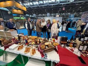 Standul Bucovina, atracție deosebită la  salonul de turism de la Paris