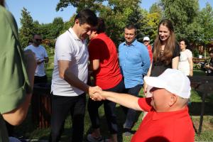 Peste 140 de persoane cu dizabilități din 18 județe și din Republica Moldova participă la concursul de pescuit sportiv de la Galați